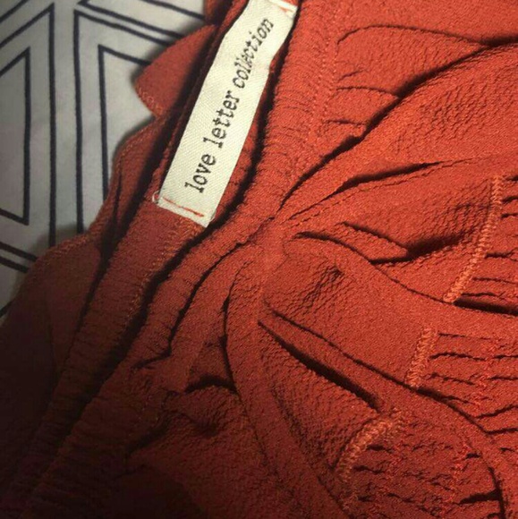 Off the shoulder - Picture 1 of 4